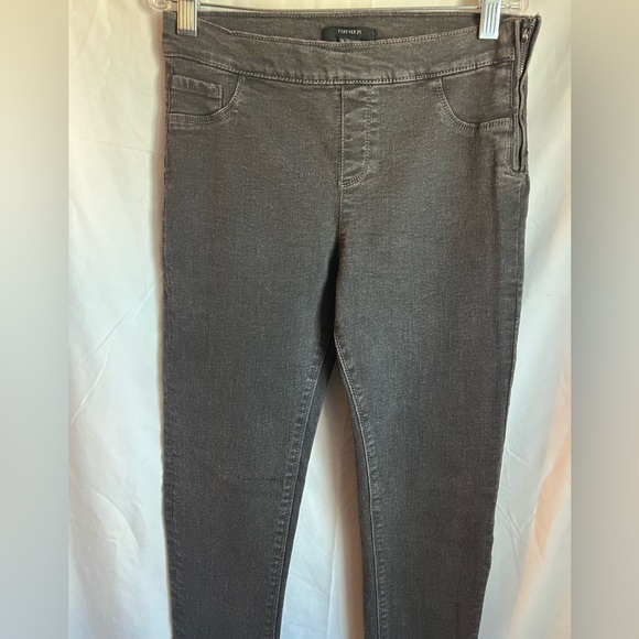 Forever 21 | Jeans | Forever 2 Gray Skinny Jeans With Zipper On The ...